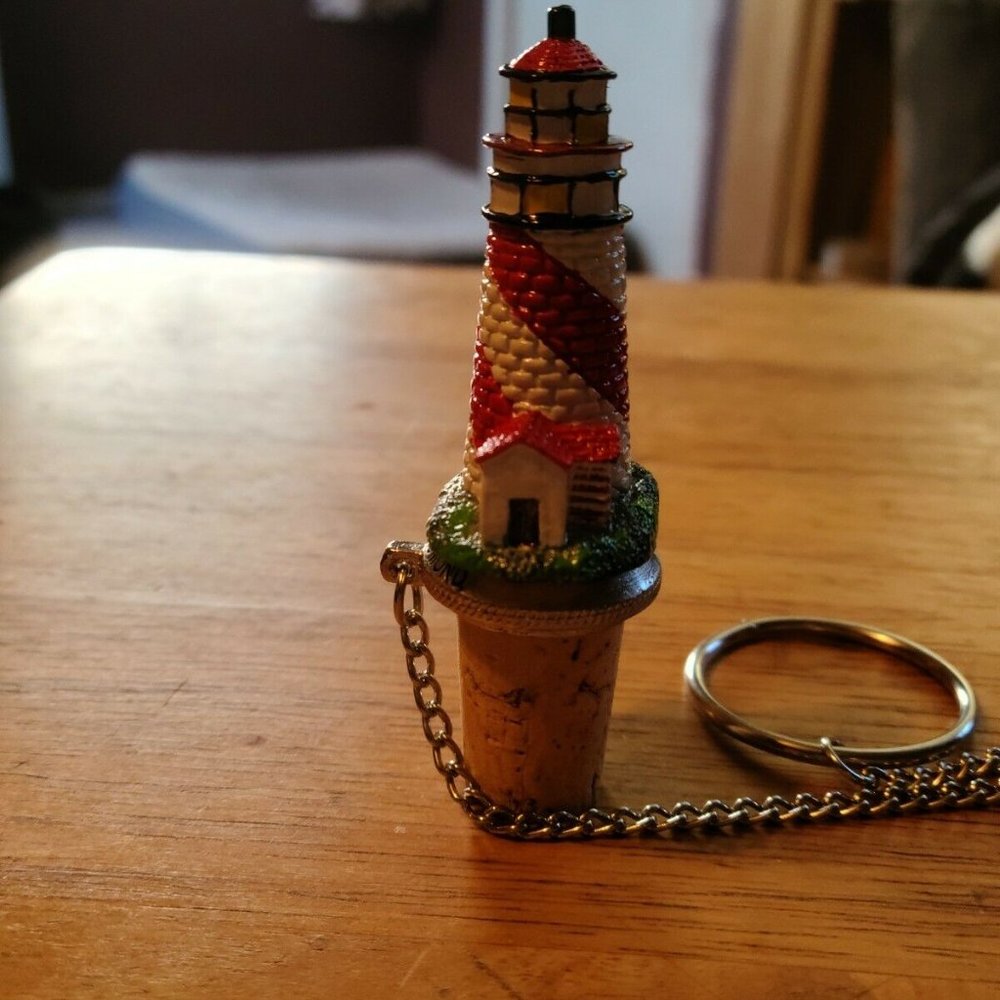 LOT OF 5LIGHTHOUSE SOLID PEWTER/CORK BOTTLE STOPPER WITH CHAIN HAND PAINTED BNIB - Picture 4 of 6